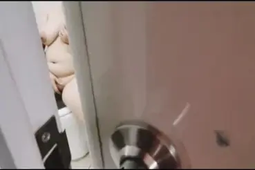 Brondong Ngintip Tante Rhini Malah Diajak Ngentot Liar