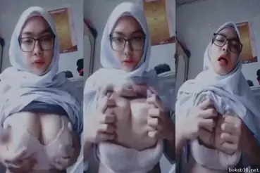 Cewek cantik toket gede pamer body nakal ke pacar