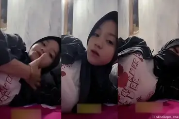 Hijab Toge Melet Live TikTok Ngangkang Minta Dijilatin Basah