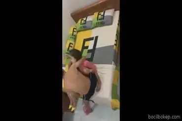 Ngintip pasangan muda ngentot liar di hotel