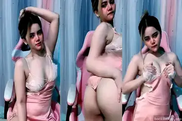 Vanya Remas Toket Mulus Goyang Pantat